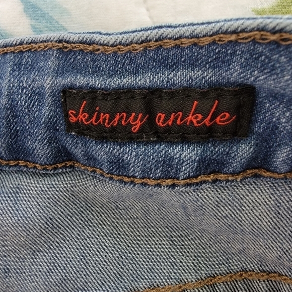 ๐ข 3 for $30 ๐ข EARL SKINNY ANKLE JEANS SIZE 6P - Picture 8 of 11